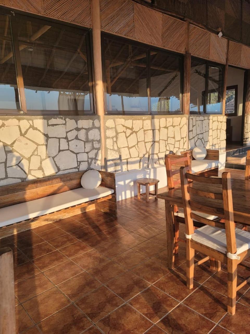 Shangri-La Lodge Ambatomilo Εξωτερικό φωτογραφία